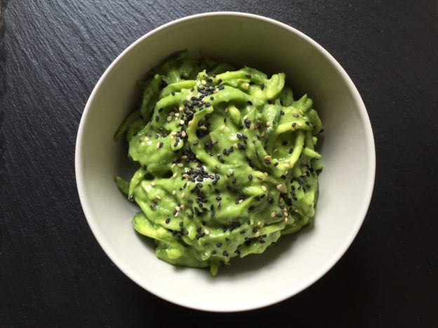zucchini-noodles-with-creamy-avocado-and-spinach-sauce-1